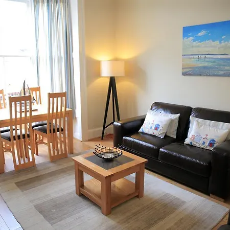 Elizabeth House-3
