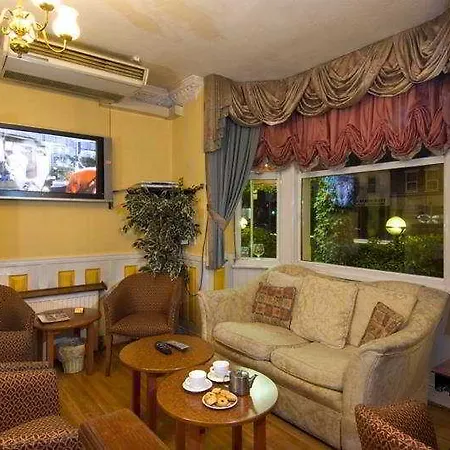 Rainbows Lodge Hotel And Serviced Apartments-2