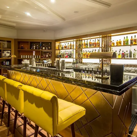 Devonshire Club & Hotel-2