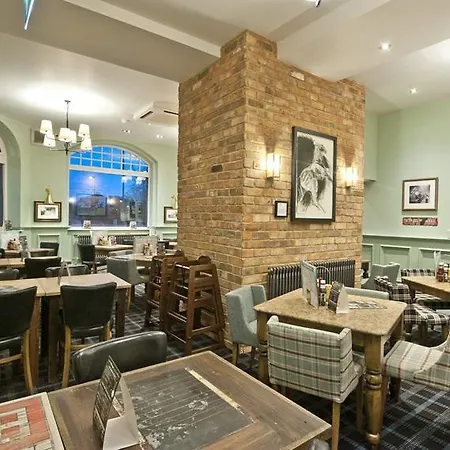 The Queen Hotel Wetherspoon-3