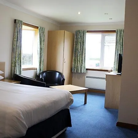 Sky Lodge Perth-3