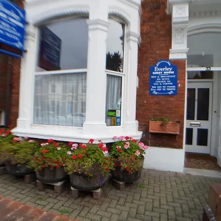 Everley Guest House-3