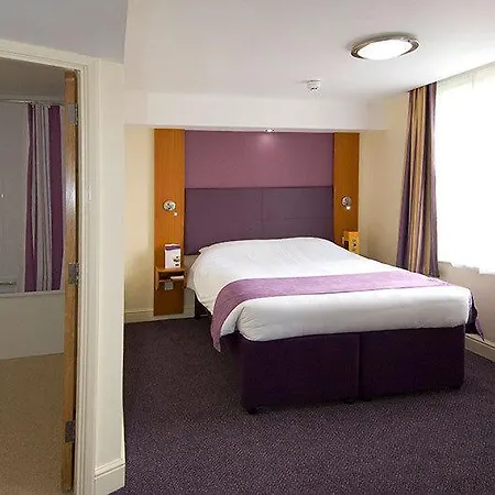Premier Inn Bournemouth Central-3