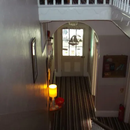Ashfield Guest House-3