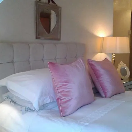 The Beehive Inn-2