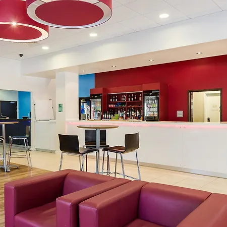 Travelodge Crawley-3
