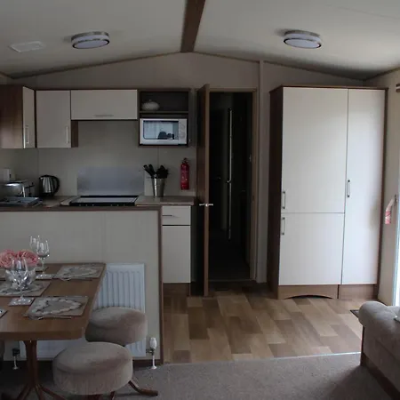 3 Bed Static Caravan @ Hoburne Devon Bay-2