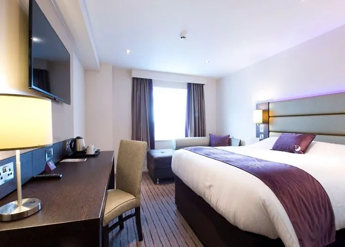 Honiton Hotels
