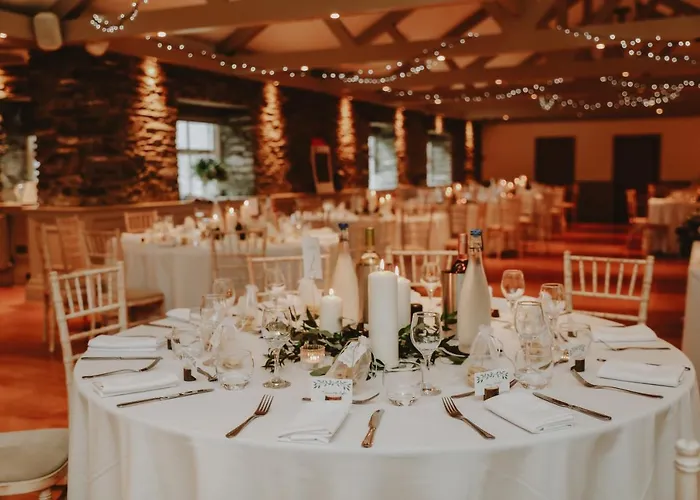 Newcastle Emlyn Hotels