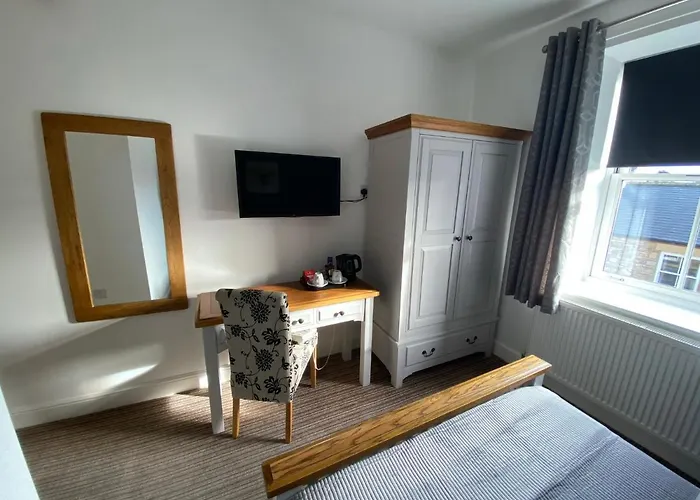 Newcastle upon Tyne Hotels with Table Tennis