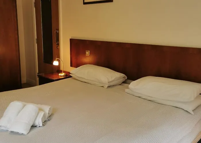 Ferryside Hotels