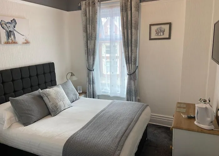 The Beechcliffe Hotel - Over 35'S Only Blackpool