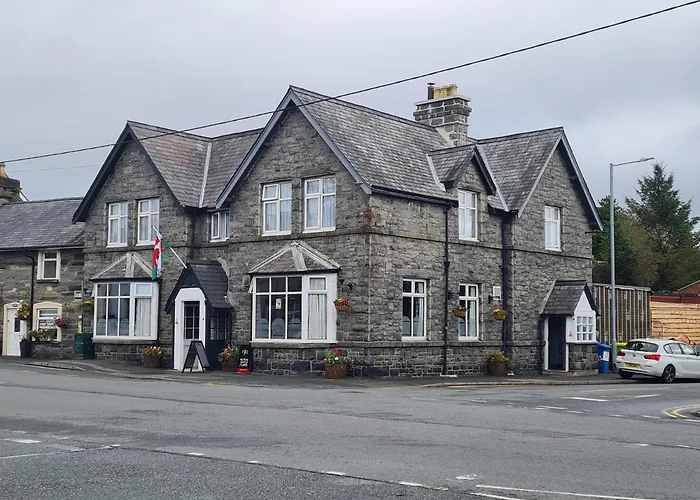 Penrhyndeudreath Hotels