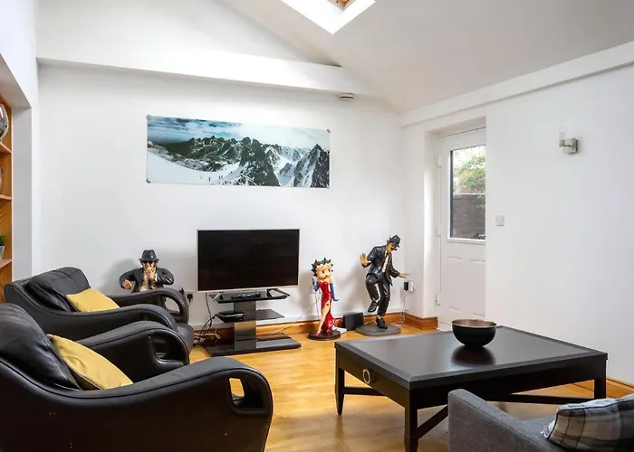 Cabin Rentals in Cheltenham