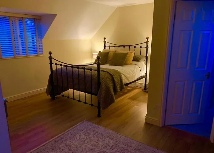 Fairford Lodging 
