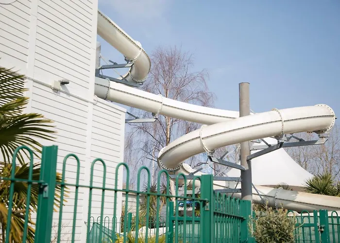 51 Lytchett Bay View, 3 Bed, Rockley Park Poole Hotel