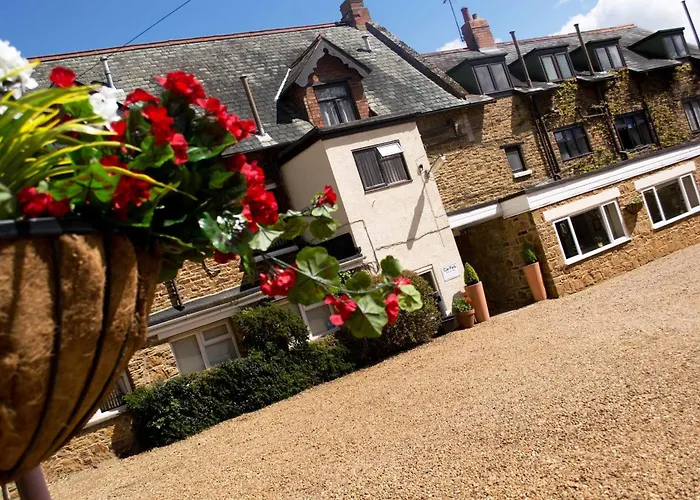 Moulton (Northamptonshire) Hotels