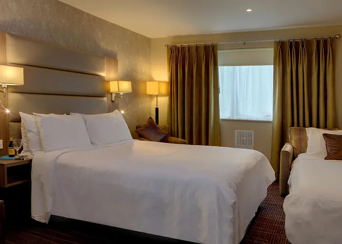 Pontypool Hotels