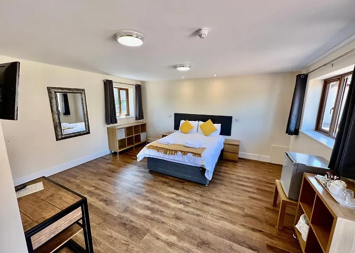 Shipham Hotels
