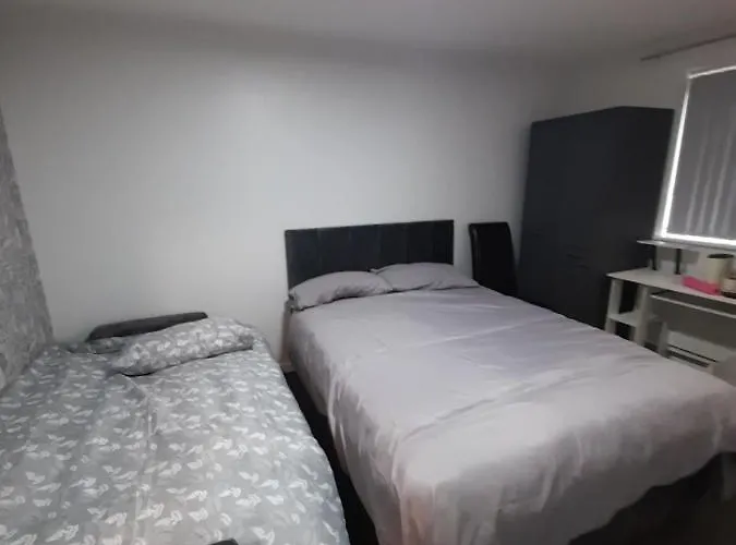 Glorious Bnb Longbridge Birmingham