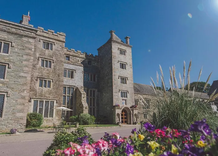 Plymouth Hotels With Jacuzzi in Room