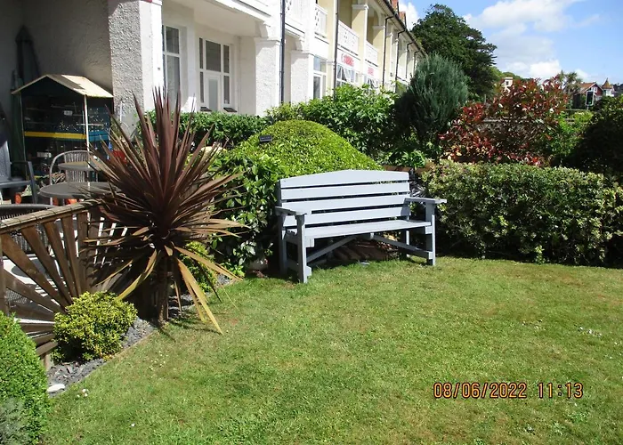 Sefton Lodge Seafront ,Panoramic Sea View Ensuite Balcony Rooms Available, Guest Garden Paignton