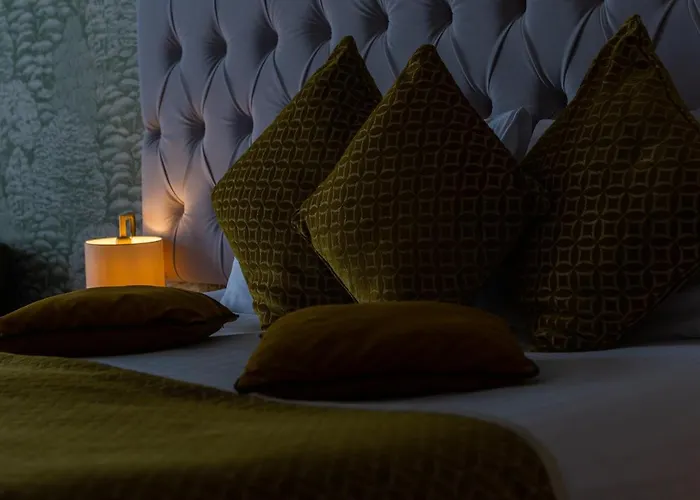 Cabin Rentals in Gloucester