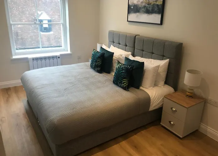 Vacation Apartment Rentals in Henley-on-Thames