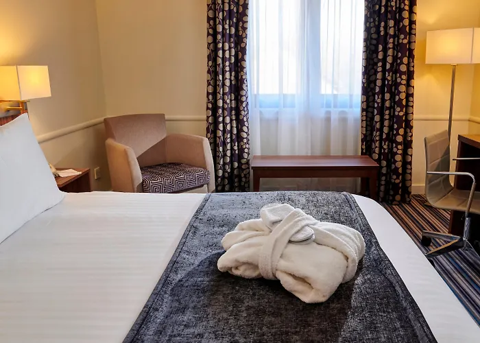 Taunton Hotels with Tennis Court