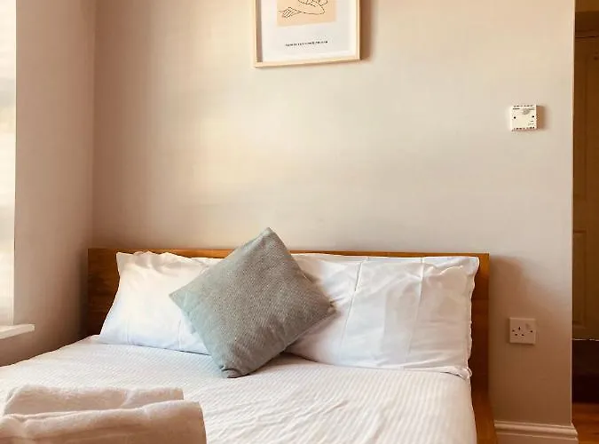'Bloomfield' At Stayboom Lancaster