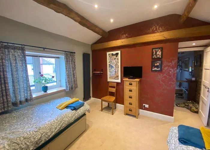 Silverstone Bed & Breakfasts 