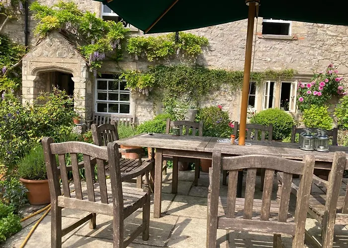 Shepton Mallet Lodging 