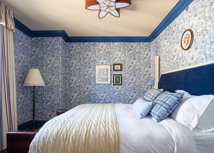 Oxford Hotels With Jacuzzi in Room