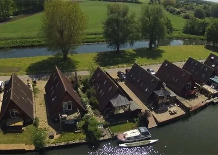 Holiday Cottages in Ely