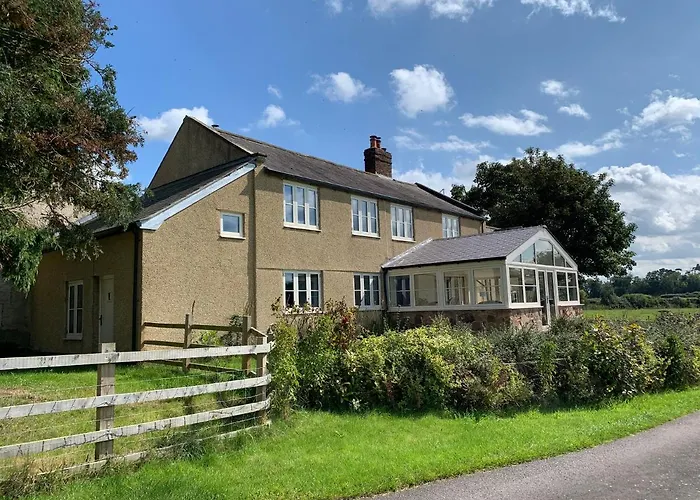 Farmhouse Studio Near Shrewsbury Grinshill