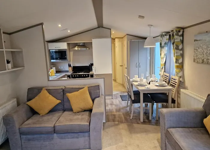 Northampton Resorts and Hotels with Waterparks