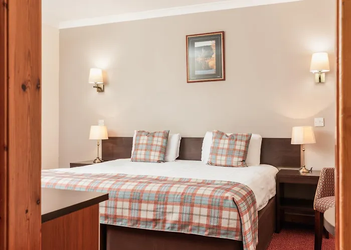 Newtonmore Hotels with Tennis Court