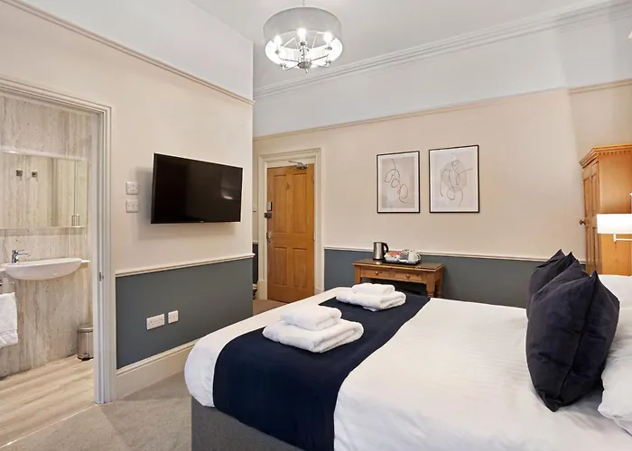Fountains Guest House - Harrogate Stays With Free Parking