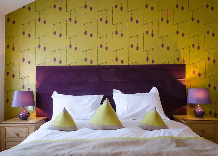 Castle Combe Lodging 