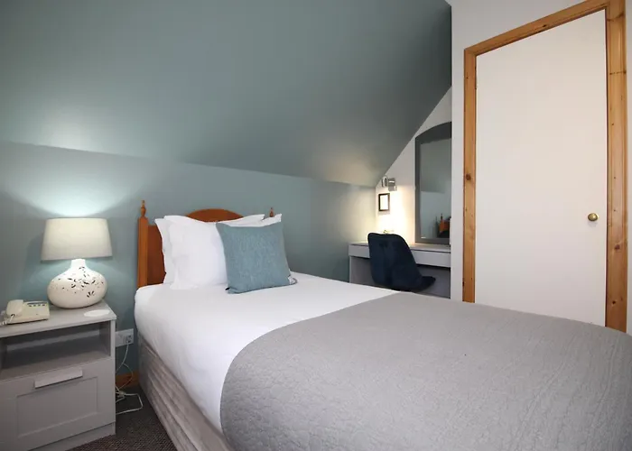 Carinish Hotels