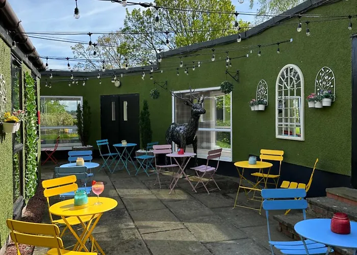Stirling Hotels With Jacuzzi in Room