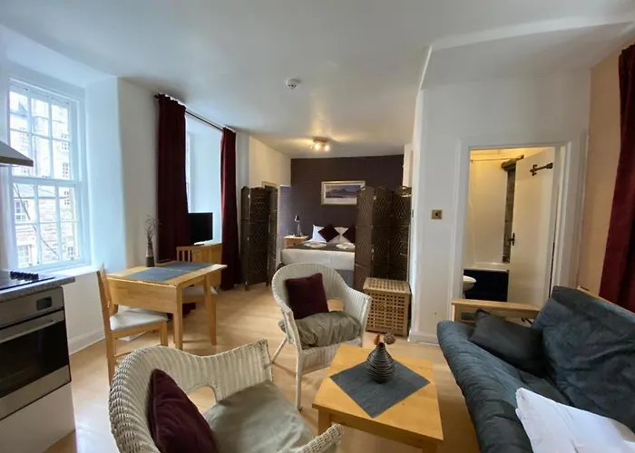Royal Mile Suites By The Castle Edinburgh