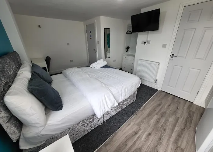 Nottingham Forest Rd, Short Stays