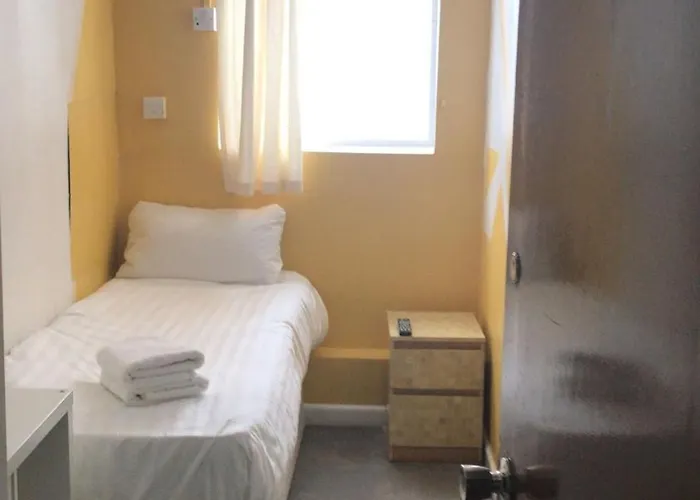 Gosport Beach hotels