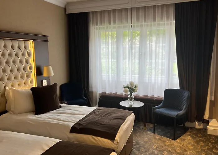 Warren House Hotel Kingston upon Thames 