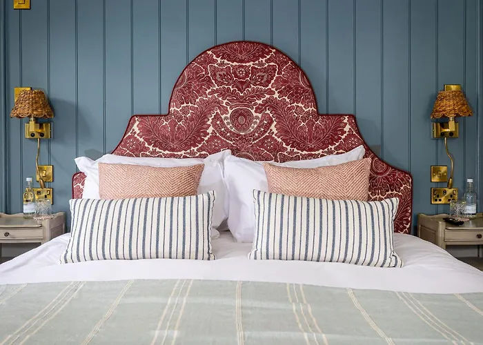 Nailsworth Hotels