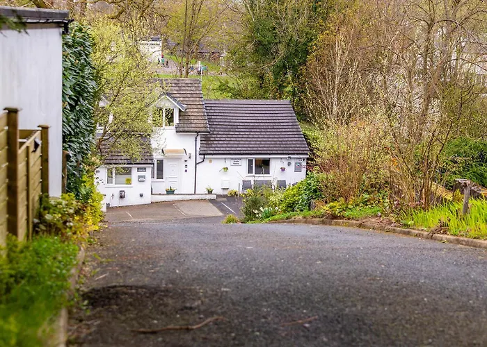Roger Ground Guest House - With Onsite Car Parking Windermere