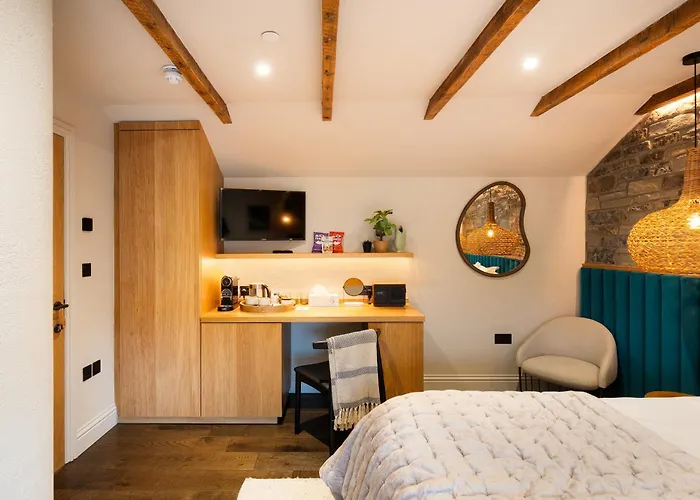 Aberaeron Hotels