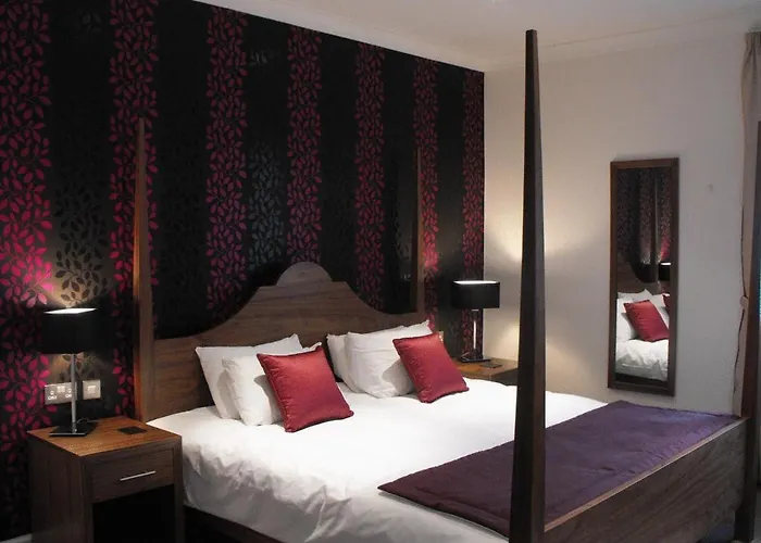 Hotels close to London Heathrow Airport (LHR)