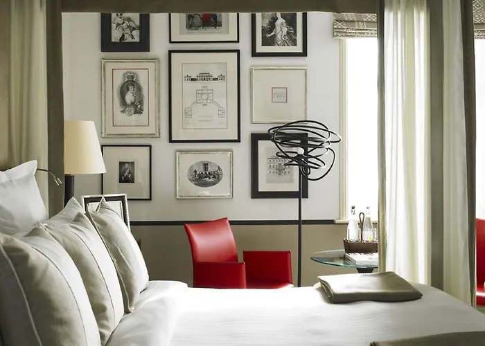 Chichester Hotels with Tennis Court